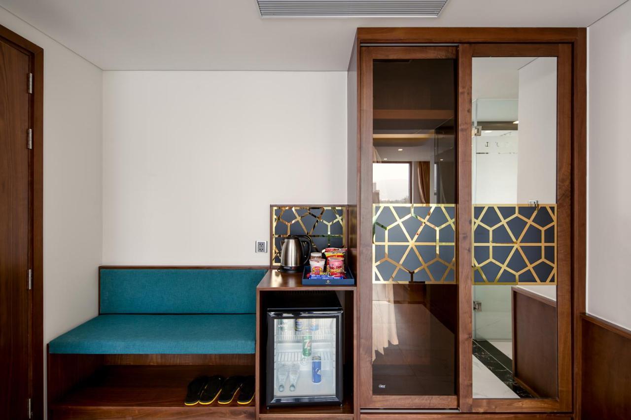 Cn Palace Boutique Hotel & Spa Da Nang Esterno foto