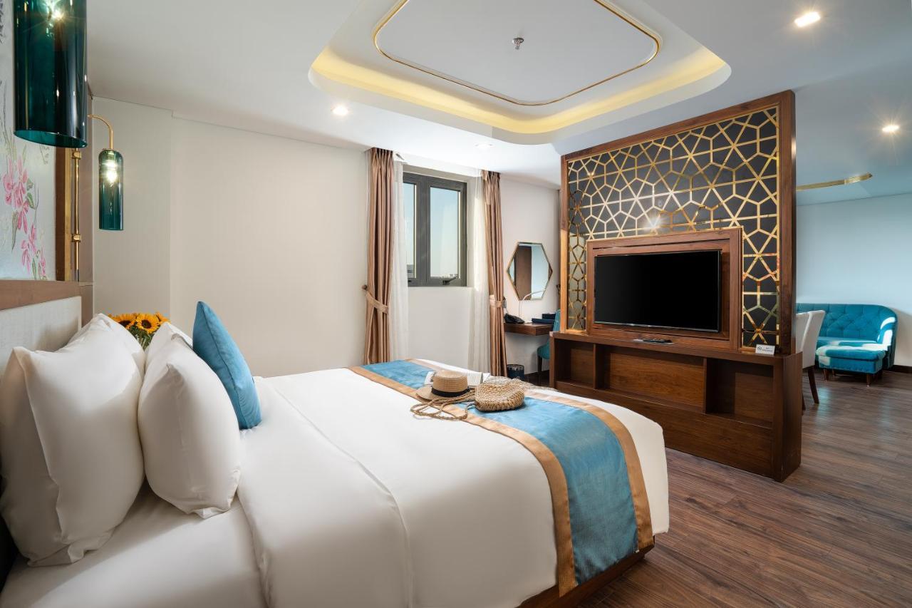 Cn Palace Boutique Hotel & Spa Da Nang Esterno foto