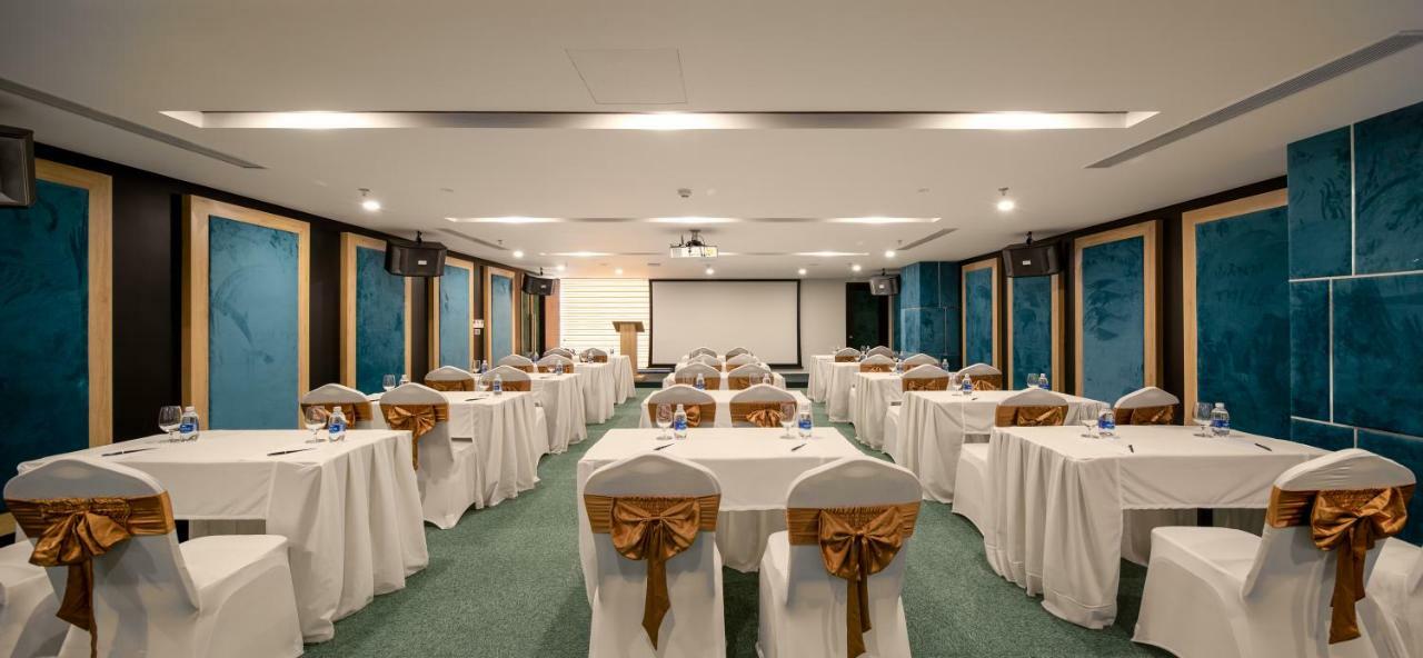 Cn Palace Boutique Hotel & Spa Da Nang Esterno foto